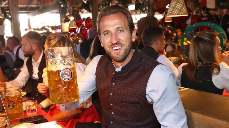 MUNICH, GERMANY - SEPTEMBER 20: Harry Kane of FC Bayern München attends the FC Bayern Wiesn at Käfer Wiesn-Schänke on September 20, 2026 in Munich, Germany. (Photo by Alexander Hassenstein/Getty Images for Paulaner)