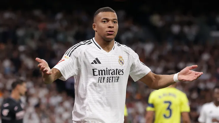 Kylian Mbappé durante a partida de LaLiga entre Real Madrid e Villarreal em 5 de outubro de 2024. (Photo by Gonzalo Arroyo Moreno/Getty Images)