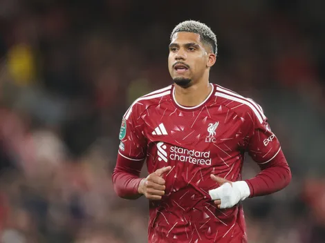 Análise: emprestado pelo Barcelona, Araújo transforma defesa do Liverpool