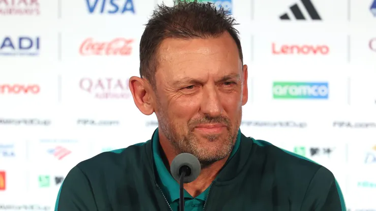 Tony Popovic, técnico da Austrália, antes da partida da Copa do Mundo contra o Egito. (Photo by Stacy Revere/Getty Images)