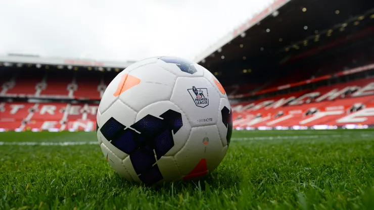 MANCHESTER, ENGLAND - SEPTEMBER 14: A ball sits on the turf prior to the Barclays Premier League match between Manchester United and Crystal Palace at Old Trafford on September 14, 2013 in Manchester, England. (Photo by Michael Regan/Getty Images)