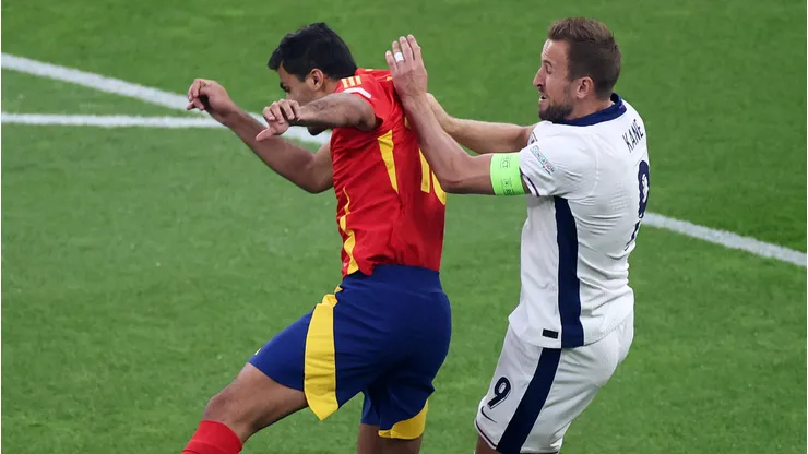 Espanha e Inglaterra se enfrentam pela Nations League.
