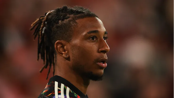 Michael Olise durante a partida da Bundesliga entre Bayern München e Union Berlin. (Photo by Adam Pretty/Getty Images)