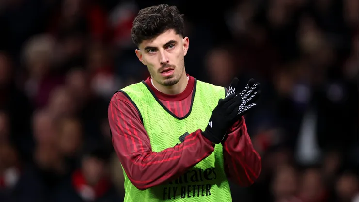 Kai Havertz of Arsenal applauds as he warms up on the side lines during the Premier League match between Arsenal and Aston Villa at Emirates Stadium on December 30, 2025 in London, England.