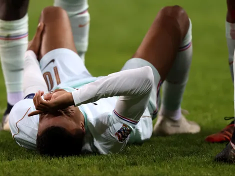 Mbappé sofre lesão no joelho e pode ficar até 12 dias fora