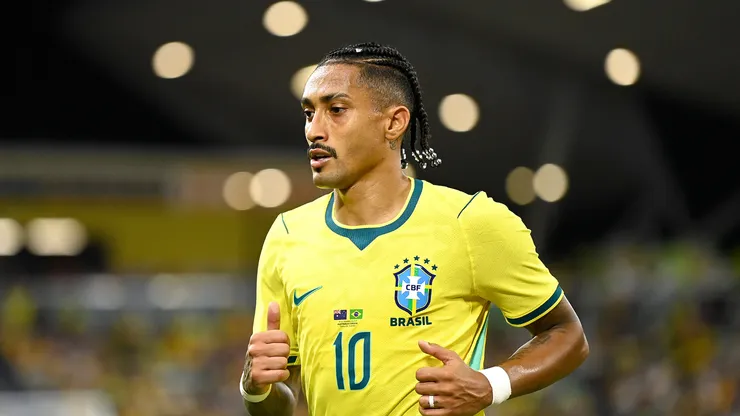 Raphinha em jogo do Brasil. (Foto: Ian Hitchcock/Getty Images)