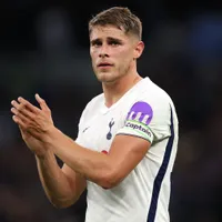 United e Liverpool acompanham Micky van de Ven