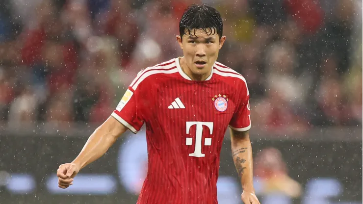 Kim Min-Jae durante a partida da Bundesliga entre Bayern München e Stuttgart. (Photo by Alex Grimm/Getty Images)
