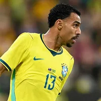 Matheuzinho compara pressão da Seleção com o Flamengo e Corinthians