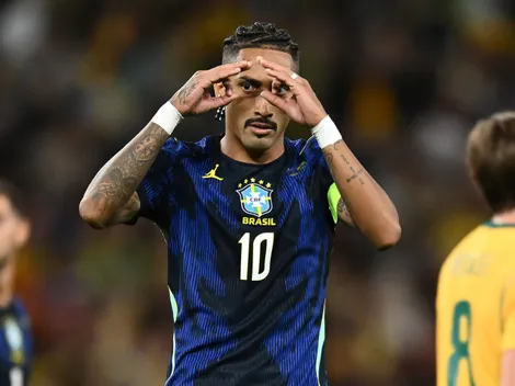 Raphinha sente coxa direita e preocupa Barça