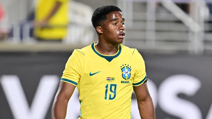 Endrick em jogo do Brasil. (Foto: Julio Aguilar/Getty Images)