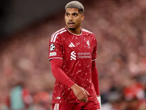 Análise: Araújo oferece duas soluções ao Liverpool de Iraola