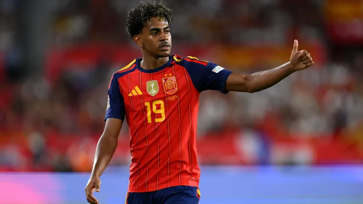 Lamine Yamal of Spain celebrates his team’s second goal scored by teammate Marc Pubill during the UEFA Nations League 2026/27 group phase match between Spain and Croatia at Estadio Ramon Sanchez Pizjuan on September 29, 2026 in Seville, Spain.