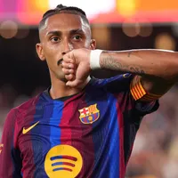 Raphinha ganha novo contrato após se reinventar no Barça
