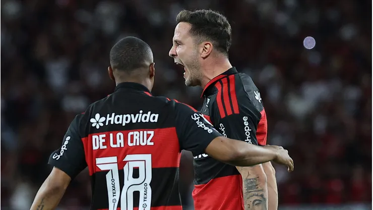 De La Cruz e Saúl ganham sobrevida no Flamengo. Foto: Wagner Meier/Getty Images)