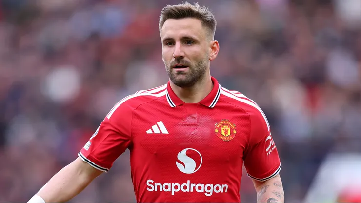 Luke Shaw tem futuro incerto no Manchester United.