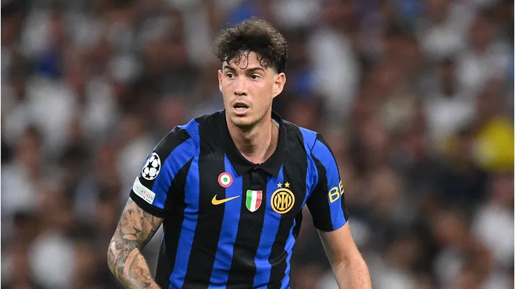 Alessandro Bastoni durante a partida da Champions League entre Real Madrid e Internazionale Milano. (Photo by Denis Doyle/Getty Images)