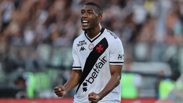 Rayan of Vasco da Gama celebrates after scoring the third goal of his team during the match between Vasco and Vitoria as part of Brasileirao 2025 at Sao Januario Stadium on October 5, 2025 in Rio de Janeiro, Brazil.