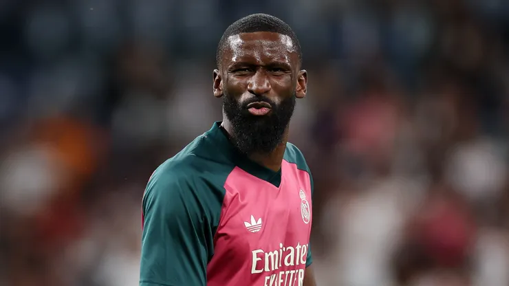 Antonio Rüdiger antes de jogo do Real Madrid. (Foto: Florencia Tan Jun/Getty Images)