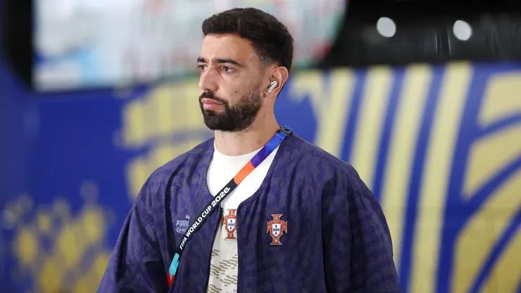 ARLINGTON, TEXAS - JULY 06: Bruno Fernandes #8 of Portugal arrives at the stadium before the FIFA World Cup 2026 Round of 16 match between Portugal and Spain at Dallas Stadium on July 06, 2026 in Arlington, Texas. (Photo by Florencia Tan Jun/Getty Images)
