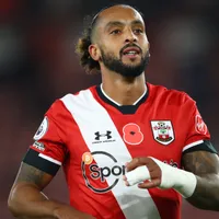 Walcott expõe problema do Arsenal fora de casa