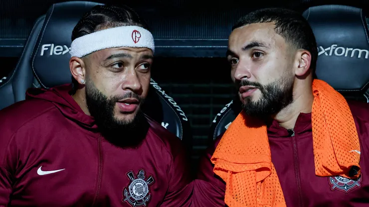 Zakaria Labyad e Memphis Depay atuam juntos no Corinthians. Foto: Marco Buenavista/IMAGO/Sports Press Photo