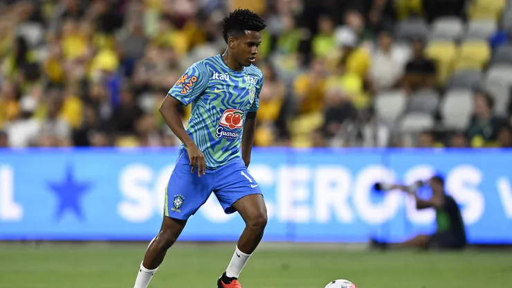 TOWNSVILLE, AUSTRALIA - SEPTEMBER 25: Estevao Willian Almeida de Oliveira Goncalves of Brazil warms up during the International Friendly match between Australia Socceroos and Brazil at Queensland Country Bank Stadium on September 25, 2026 in Townsville, Australia. (Photo by Ian Hitchcock/Getty Images)