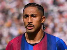 Raphinha assina contrato até 2030 e seguirá no Barcelona