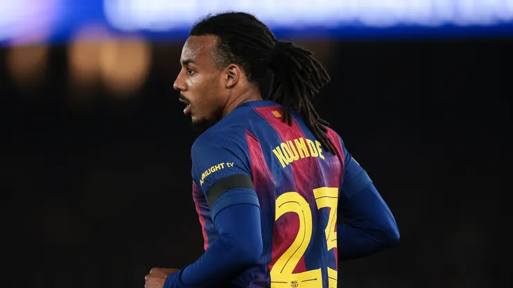 Jules Koundé, jogador do Barcelona. (Foto: Eric Alonso/Getty Images)