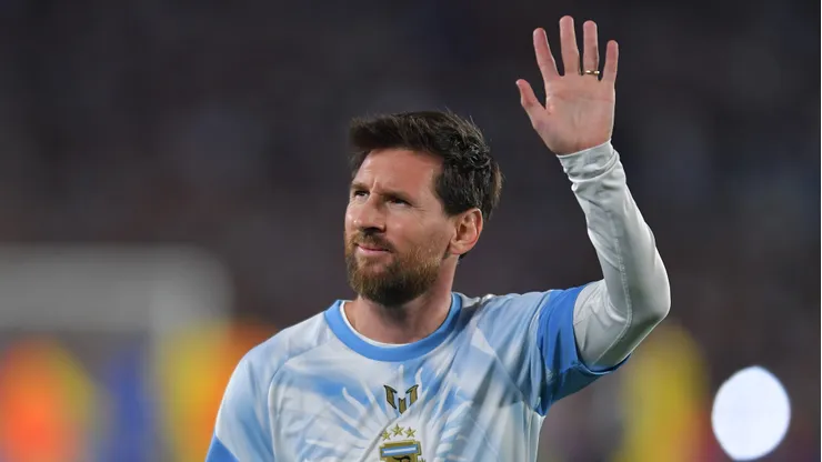 BUENOS AIRES, ARGENTINA - OCTOBER 06: Lionel Messi of Argentina acknowledges the fans prior to the International Friendly match between Argentina and Benin at Estadio Monumental Antonio V. Liberti on October 06, 2026 in Buenos Aires, Argentina. Lionel Messi is making his final appearance for Argentina following his announcement of international retirement on 31 August. (Photo by Marcelo Endelli/Getty Images)