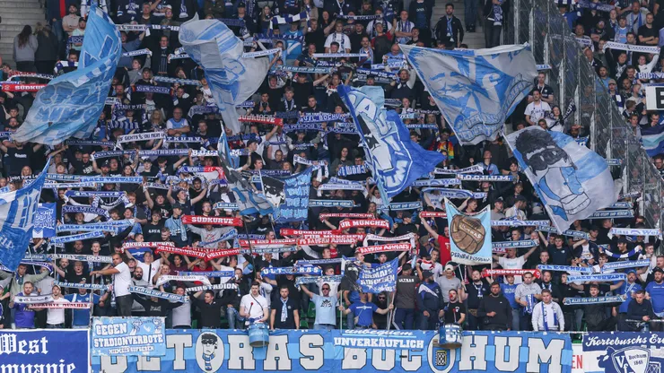 HANOVER, GERMANY - SEPTEMBER 20: Bochum fans show their support during the 2. Bundesliga 2026/27 match between Hannover 96 and VfL Bochum 1848 at Heinz-von-Heiden-Arena on September 20, 2026 in Hanover, Germany. (Photo by Selim Sudheimer/Getty Images)