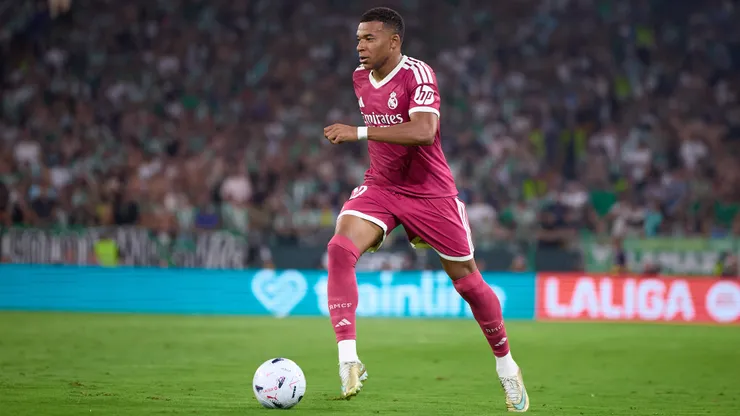 SEVILLE, SPAIN - SEPTEMBER 04: Kylian Mbappe of Real Madrid in action during the LaLiga EA Sports 2026/27 match between Real Betis Balompie and Real Madrid at Estadio La Cartuja on September 04, 2026 in Seville, Spain. (Photo by Fran Santiago/Getty Images)