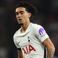 Luca Williams-Barnett é monitorado por United e Chelsea