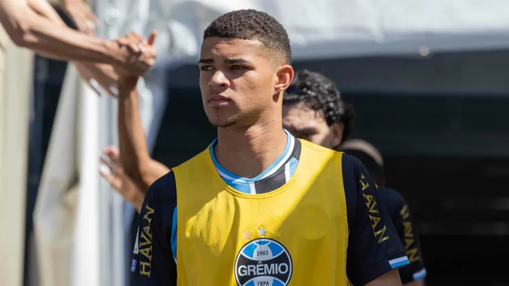 Luis Eduardo jogador do Gremio durante partida contra o Palmeiras no estadio Arena do Gremio pelo campeonato Brasileiro A 2026.