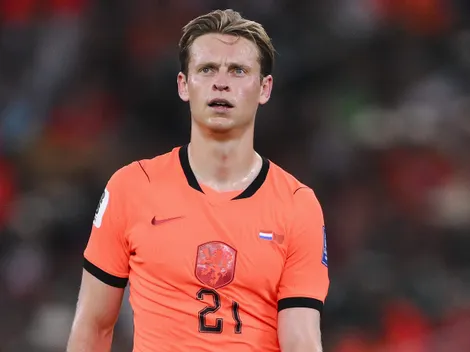 Chelsea analisa situação de De Jong, volante do Barcelona
