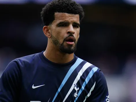 Dominic Solanke celebra reação do Tottenham em empate