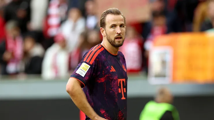 Harry Kane, do FC Bayern de Munique, reage após a partida da Bundesliga 2026/27 entre FC Augsburg e FC Bayern München na WWK Arena, em 10 de outubro de 2026, em Augsburg, Alemanha. (Foto de Alexander Hassenstein/Getty Images)