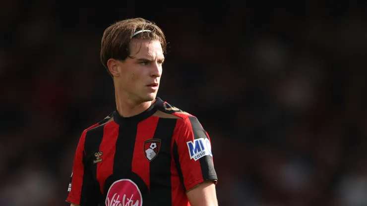 Alex Scott, do AFC Bournemouth, durante a partida da Premier League 2026/27 entre AFC Bournemouth e Brentford, no Vitality Stadium, em 12 de setembro de 2026, em Bournemouth, Inglaterra. (Foto de Steve Bardens/Getty Images)