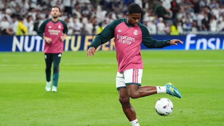 MADRID, SPAIN - OCTOBER 10: Endrick of Real Madrid warms up before the LaLiga EA Sports 2026/27 match between Real Madrid and Villarreal CF at Estadio Santiago Bernabeu on October 10, 2026 in Madrid, Spain. (Photo by Angel Martinez/Getty Images)