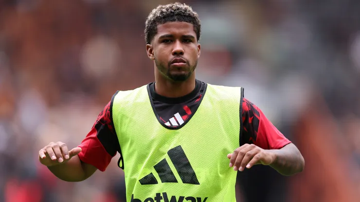 Andrey Santos defendeu Carrick no Manchester United.