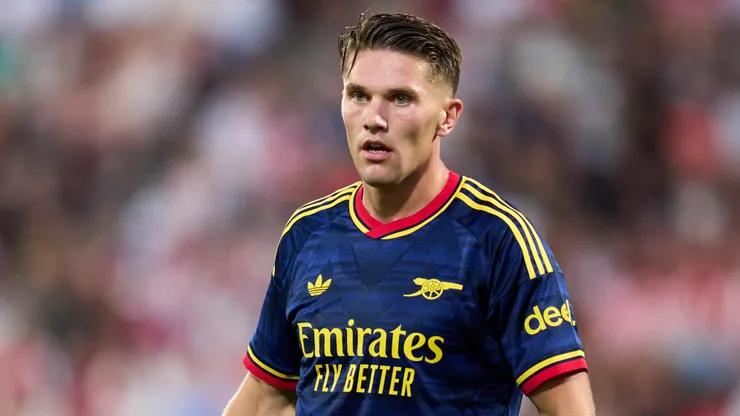 GIRONA, SPAIN - AUGUST 01: Viktor Gyokeres of Arsenal FC looks on during the pre-season friendly match between Girona FC and Arsenal FC at Montilivi Stadium on August 01, 2026 in Girona, Spain. (Photo by Alex Caparros/Getty Images)