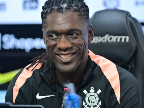 Seedorf defende trabalho no Milan em apresentação no Corinthians