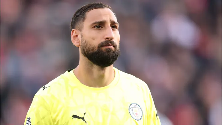 Gianluigi Donnarumma enfrenta momento delicado no Manchester City.