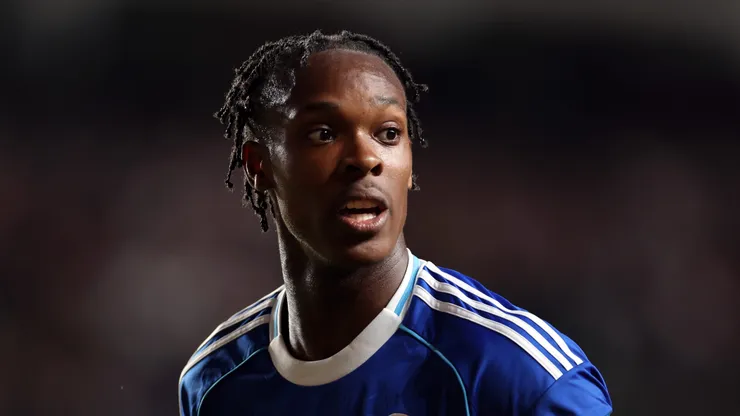 Emanuel Emegha recebeu elogios de Xabi Alonso no Chelsea.