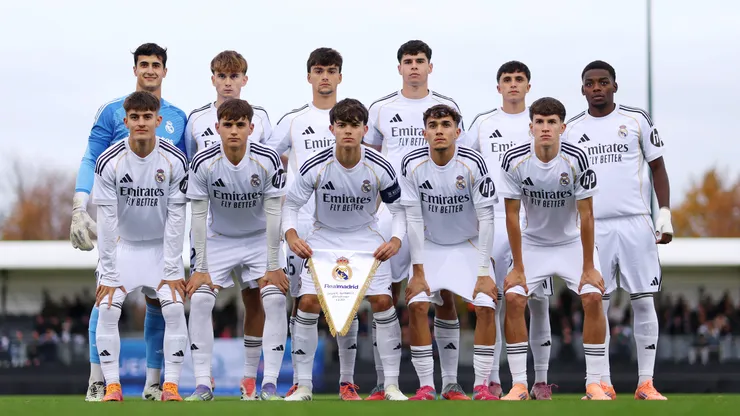KIRKBY, ENGLAND - NOVEMBER 04: Players of Real Madrid pose for a team photograph prior to the UEFA Youth League 2025/26 match between Liverpool FC and Real Madrid C.F. at Liverpool FC Academy on November 04, 2025 in Kirkby, England. (Photo by Lewis Storey/Getty Images)
