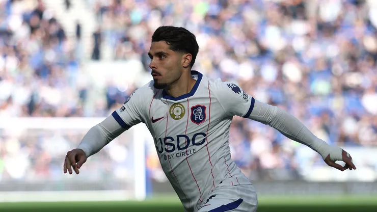 Pedro Neto se destacou pelo Chelsea.