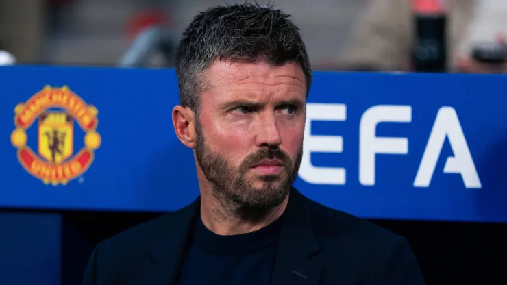 SOCCER - UEFA Champions League - Atlético Madrid vs. Manchester United, ManU Photo by IPA/ABACAPRESS.COM89709275 - MADRID, SPAIN - OCTOBER 13: Michael Carrick, head coach of Manchester United, on the bench during the UEFA Champions League 2026/27 group stage Matchday 2 game between Atlético de Madrid and Manchester United at Riyadh Air Metropolitano Stadium on October 13, 2026, in Madrid, Spain. TGB Photo / Tomas Garrido during the Atlético Madrid vs. Manchester United UEFA Champions League soccer match in Madrid, Spain, on October 15, 2026 Madrid Spain PUBLICATIONxNOTxINxFRAxUK Copyright: xIPAxSport/ABACAx