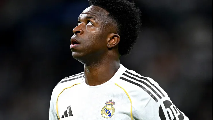 Vini Jr é criticado mesmo sem jogar. Foto: Denis Doyle/Getty Images)