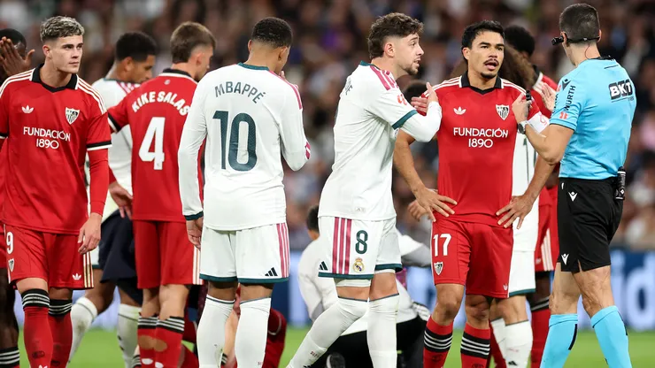 Sevilla cobra expulsão de Arda Güler. Foto: Florencia Tan Jun/Getty Images