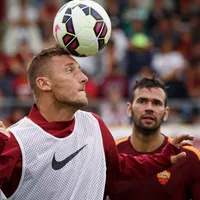 Castán relembra relação com Totti e De Rossi na Roma